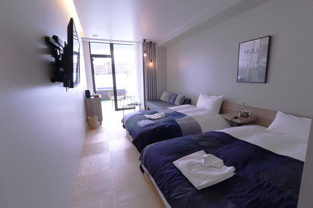 Отель Osaka Hokko Marina Hull Экстерьер фото
